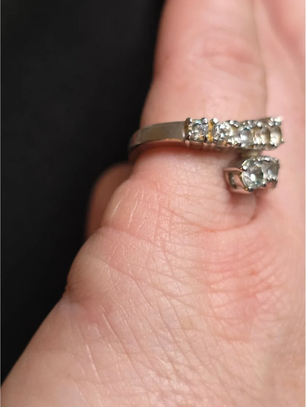 Vintage 1980's Silver Tone Bypass Ring with Clear Rhinestones Sz 6